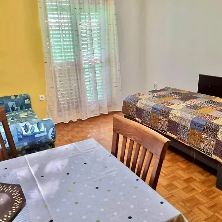 Guest house Jelena 3*