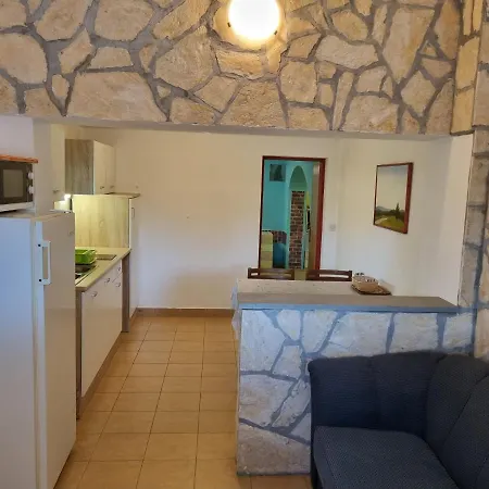 Jelena Guest house Peroj